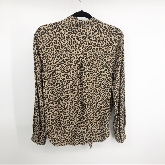 ✅ BeachLunchLounge Cheetah Button down tie blouse SIZE SMALL - Picture 6 of 6